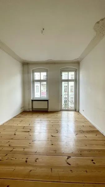 Charmante 2-Zimmer-Altbauwohnung mit Dielenboden und Badewanne in Lichtenberg — photo 1
